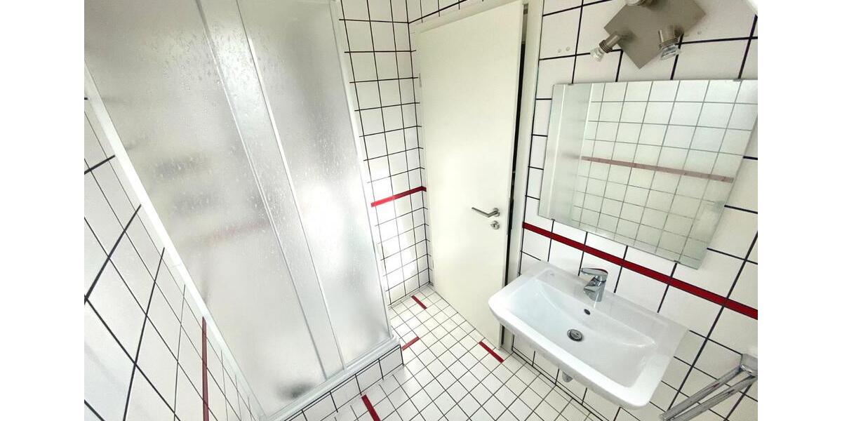 Dachgeschoßwohnung Schlangen - 2 Zimmer, 30 m&sup2;, 375&euro; | Angebot:27600496