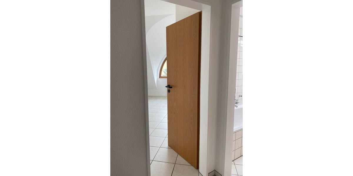 Dachgeschoßwohnung Paderborn Univiertel - 3 Zimmer, 77 m&sup2;, 650&euro; | Angebot:26462501