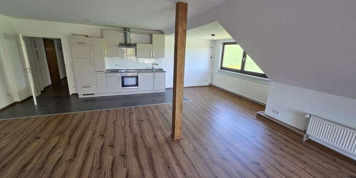 Etagenwohnung Horn-Bad Meinberg Bad Meinberg - 3 Zimmer, 110 m&sup2;, 950&euro; | Angebot:26493940
