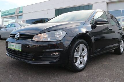 VW Golf 146.984 km 7.990 &euro; Paderborn Schloß-Neuhaus 33104