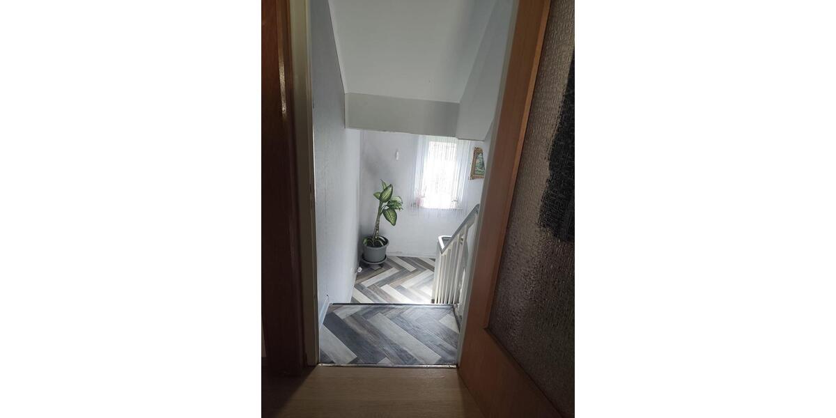 Einfamilienhaus Salzkotten - 8 Zimmer, 149 m&sup2;, 160.000&euro; | Angebot:27618174