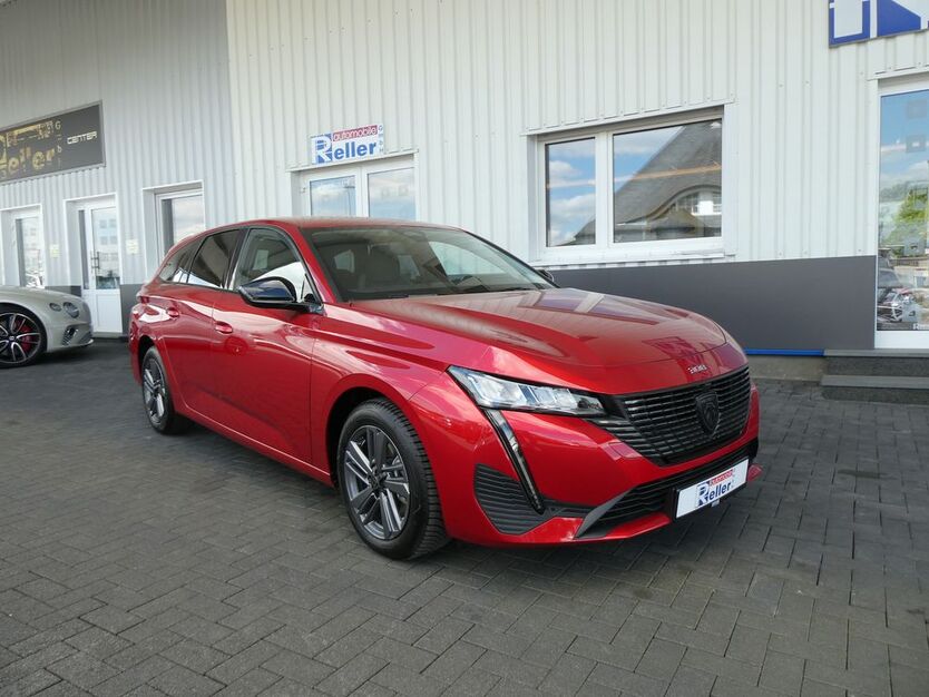 Peugeot 308 2.479 km 23.890 € Paderborn 33106