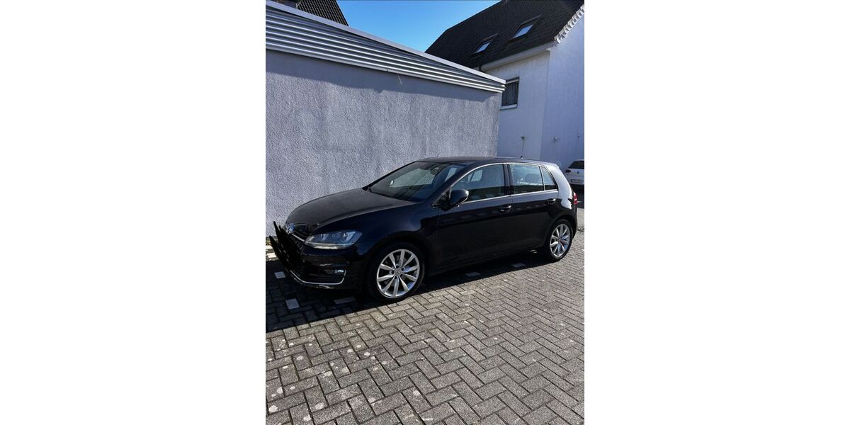 VW Golf 129.000 km 10.699 &euro; Lippstadt 59558