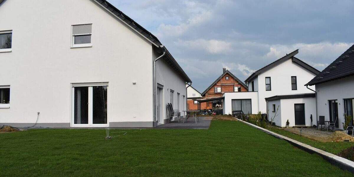 Doppelhaushälfte Brakel - 4 Zimmer, 130 m&sup2;, 399.000&euro; | Angebot:25800577