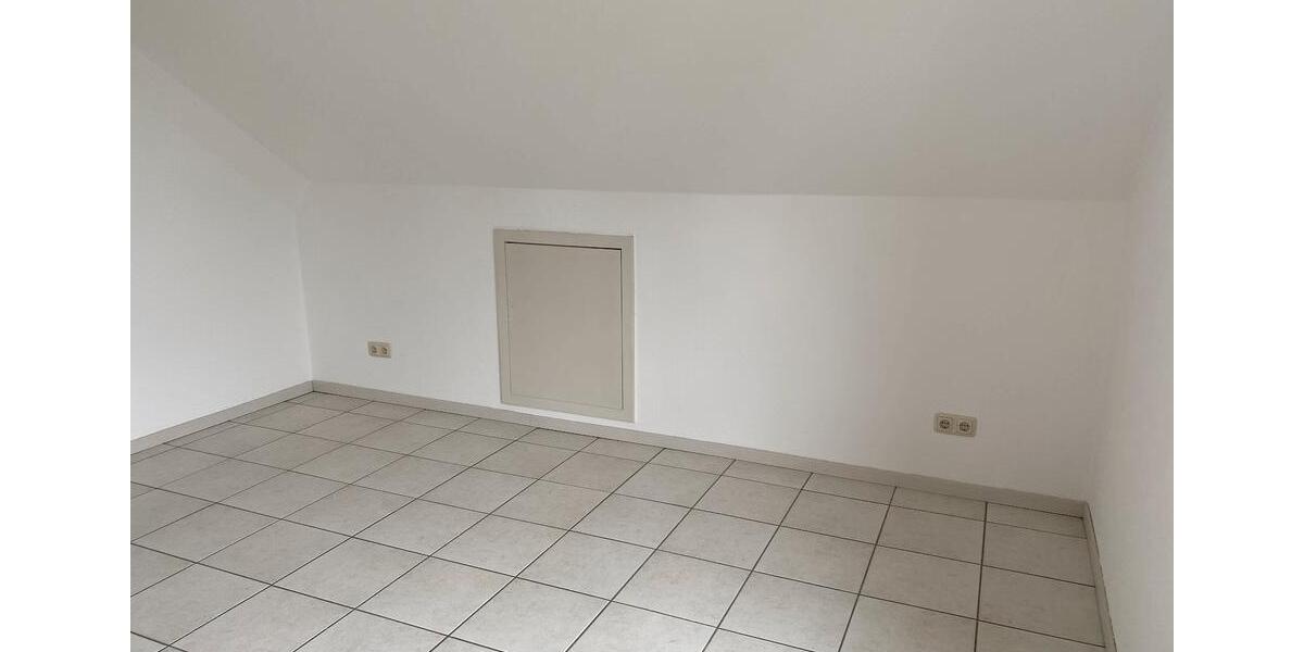 Dachgeschoßwohnung Paderborn Univiertel - 3 Zimmer, 77 m&sup2;, 650&euro; | Angebot:26462501