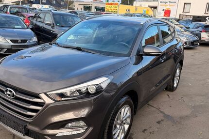 Hyundai TUCSON 105.000 km 14.999 &euro; Paderborn 33100