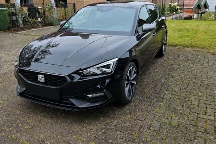 Seat Leon 64.000 km 16.990 &euro; Büren 33142