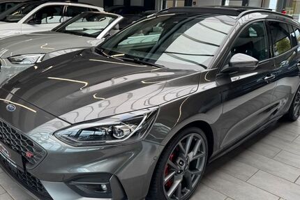 Ford Focus 93.000 km 20.500 &euro; Detmold 32758