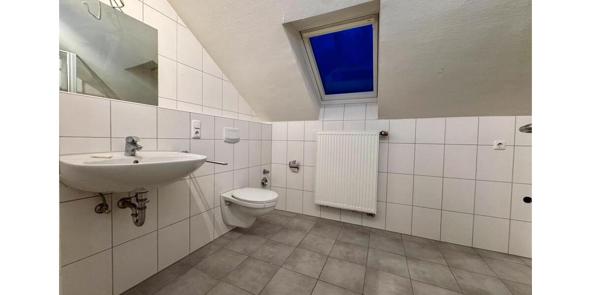 2 Zimmer DG Wohnung in ruhiger Lage von Marienloh 2 zimmer