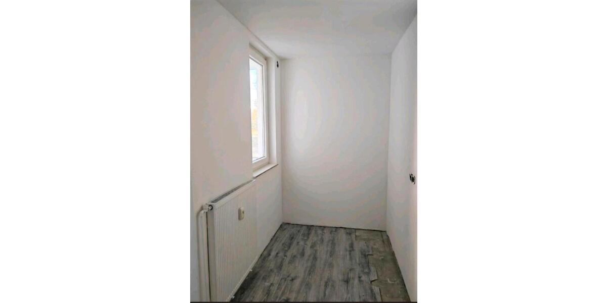 Traumhaft frisch renoviert! Wohlfühl-Erdgeschosswohnung! 4 zimmer