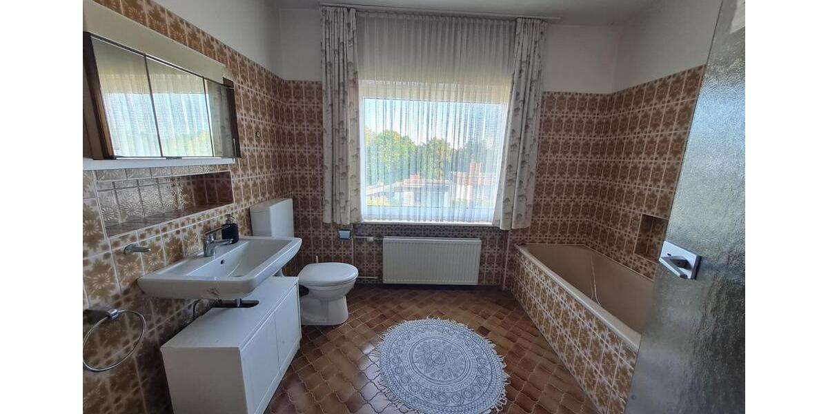 Einfamilienhaus Paderborn Neuenbeken - 7 Zimmer, 197 m&sup2;, 490.000&euro; | Angebot:27622030