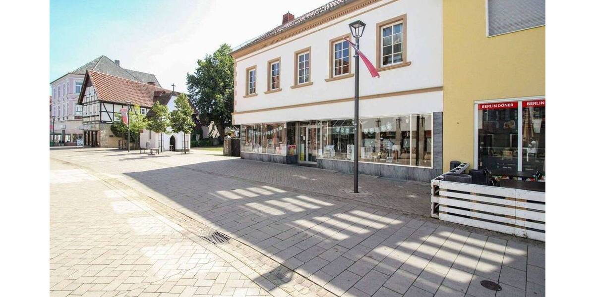 NEUER PREIS! Zentrales Wohn- & Geschäftshaus in Brakel - Garten, Carport, Fassade & Heizung 2022 Neu 1 zimmer