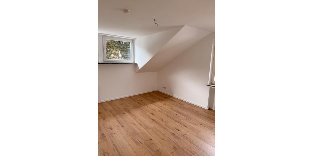 Dachgeschoßwohnung Detmold - 2 Zimmer, 55 m&sup2;, 730&euro; | Angebot:26186580
