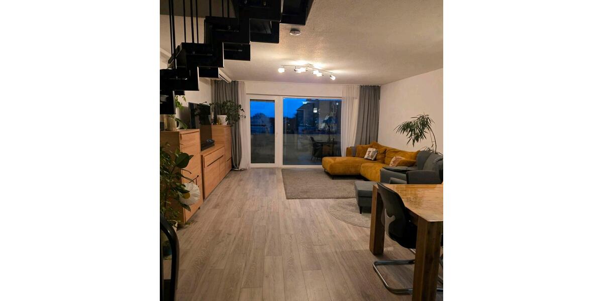 Helle Maisonette-Wohnung mit Balkon – ca. 96 m² – privat 4 zimmer