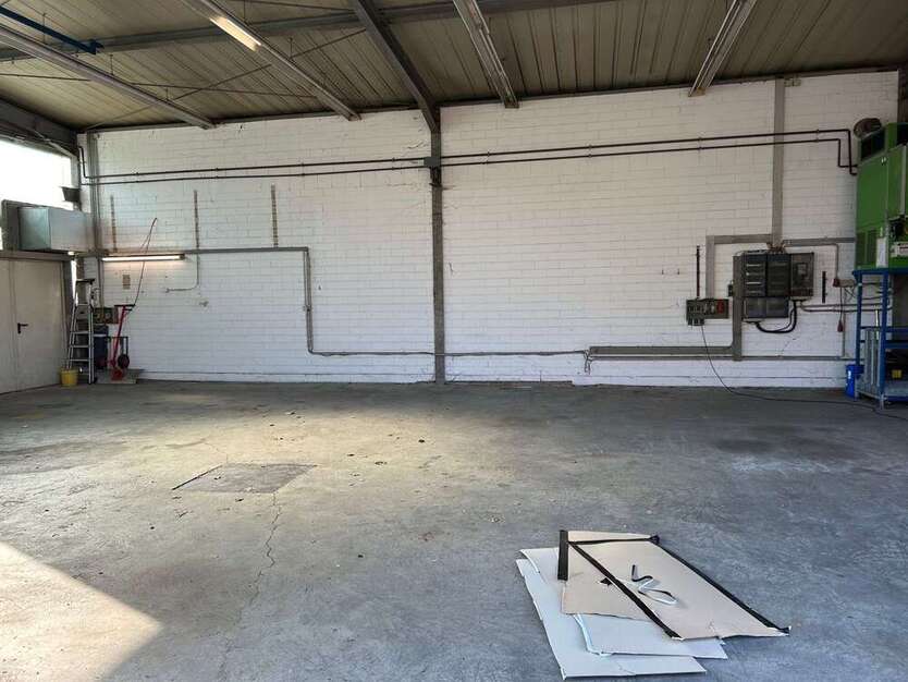 Halle in Paderborn 500 € 110 m² zimmer