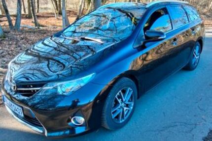 Toyota Auris 121.554 km 12.000 &euro; Paderborn 33104