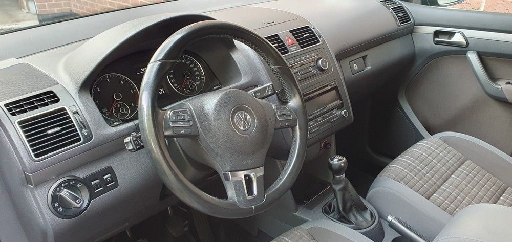 VW Cross Touran 258.000 km 10.000 € Paderborn 33104