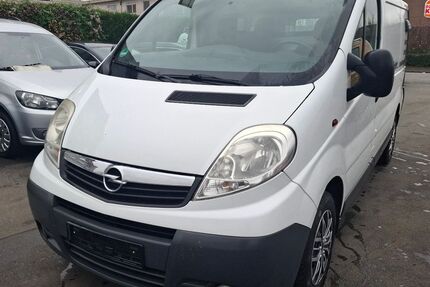 Opel Vivaro 250.000 km 5.499 &euro; Paderborn 33100