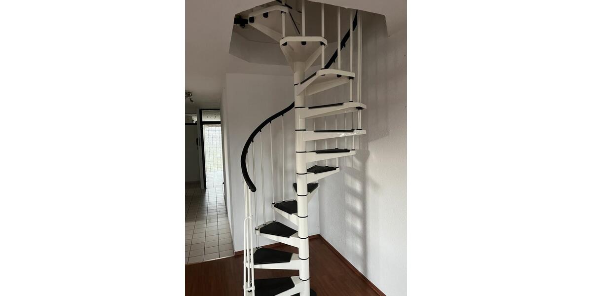 Dachgeschoßwohnung Hövelhof - 3 Zimmer, 100 m&sup2;, 1.150&euro; | Angebot:24866564