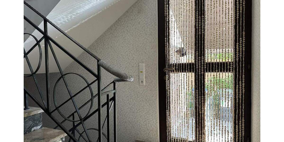 Erdgeschosswohnung mit Wintergarten im 2-Familienhaus- ruhige Wohnlage 2 zimmer