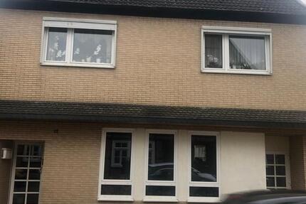 Haus Brakel - 11 Zimmer, 200 m&sup2;, 160.000&euro; | Angebot:25217241