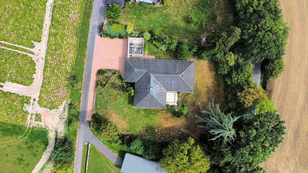 Haus zum Kaufen in Leopoldshöhe 549.000 € 187 m² 5 zimmer
