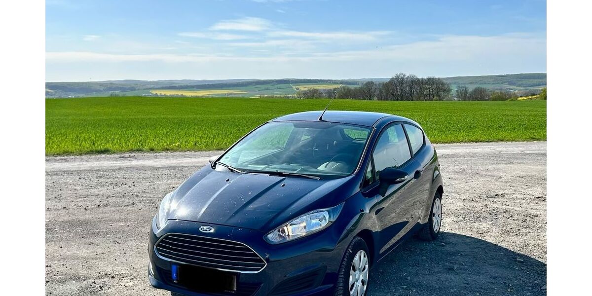 Ford Fiesta 182.000 km 2.899 &euro; Brakel 33034
