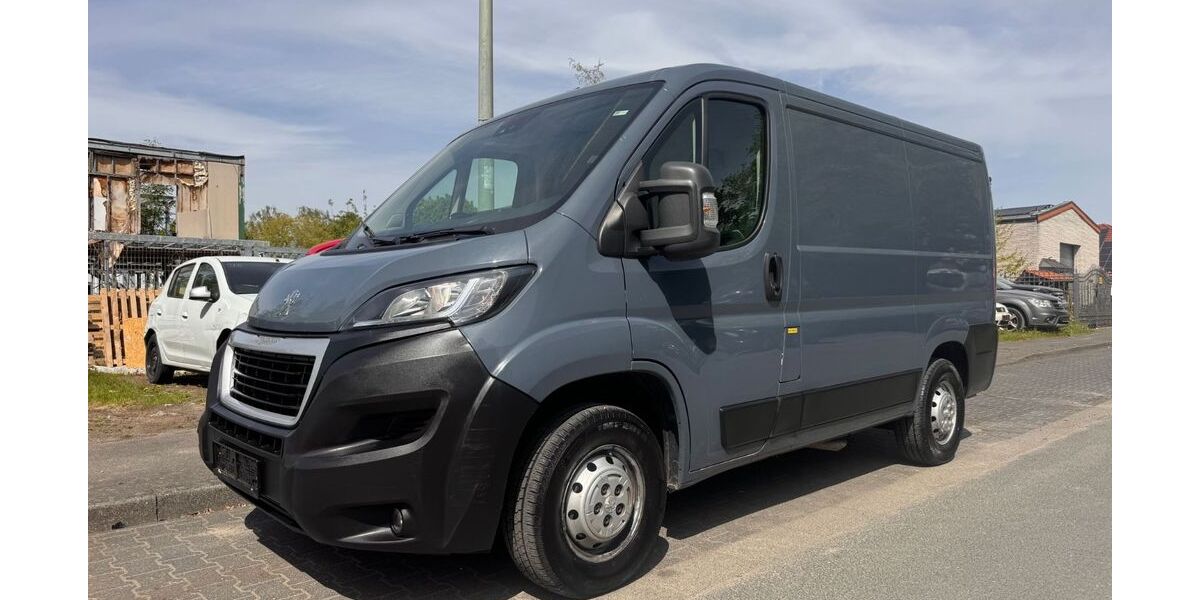 Peugeot Boxer 82.960 km 10.790 &euro; Paderborn 33102