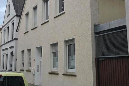 Haus Lippstadt - 6 Zimmer, 160 m&sup2;, 450.000&euro; | Angebot:27285267