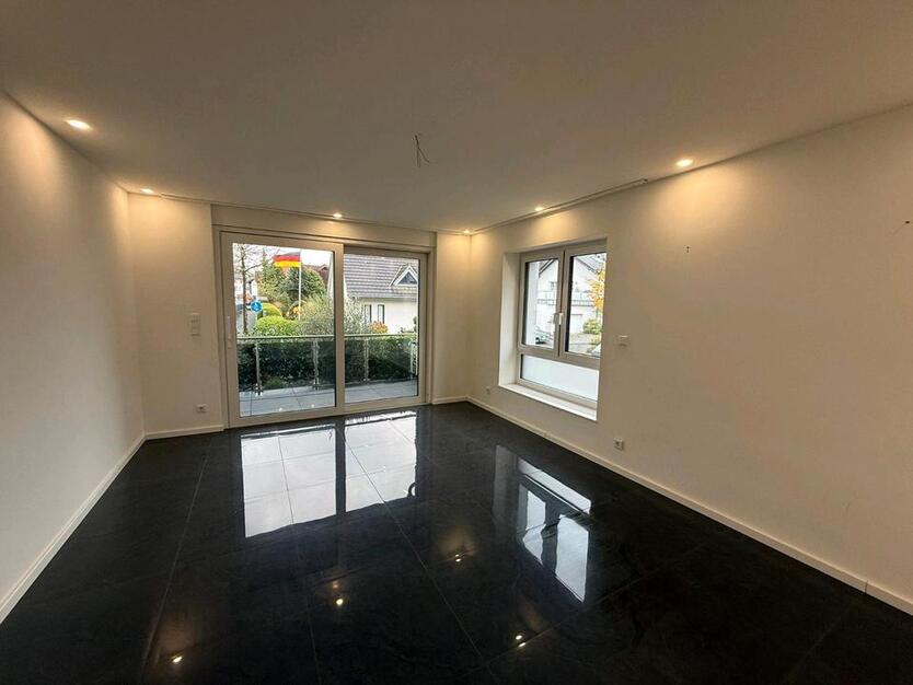 Erdgeschosswohnung zu vermieten in Schloss Neuhaus zimmer