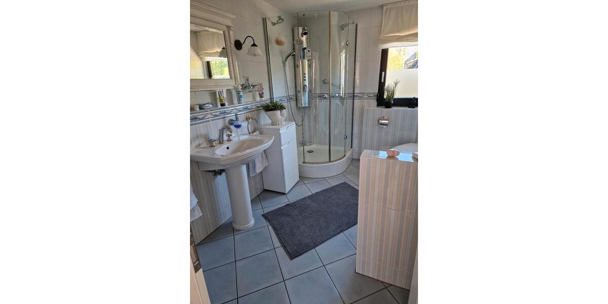 Dachgeschoßwohnung Oerlinghausen - 3 Zimmer, 74 m&sup2;, 198.500&euro; | Angebot:26549442