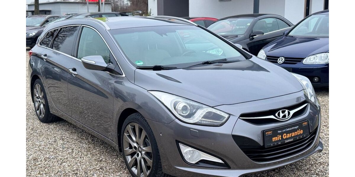 Hyundai i40 178.000 km 9.450 &euro; Paderborn 33106