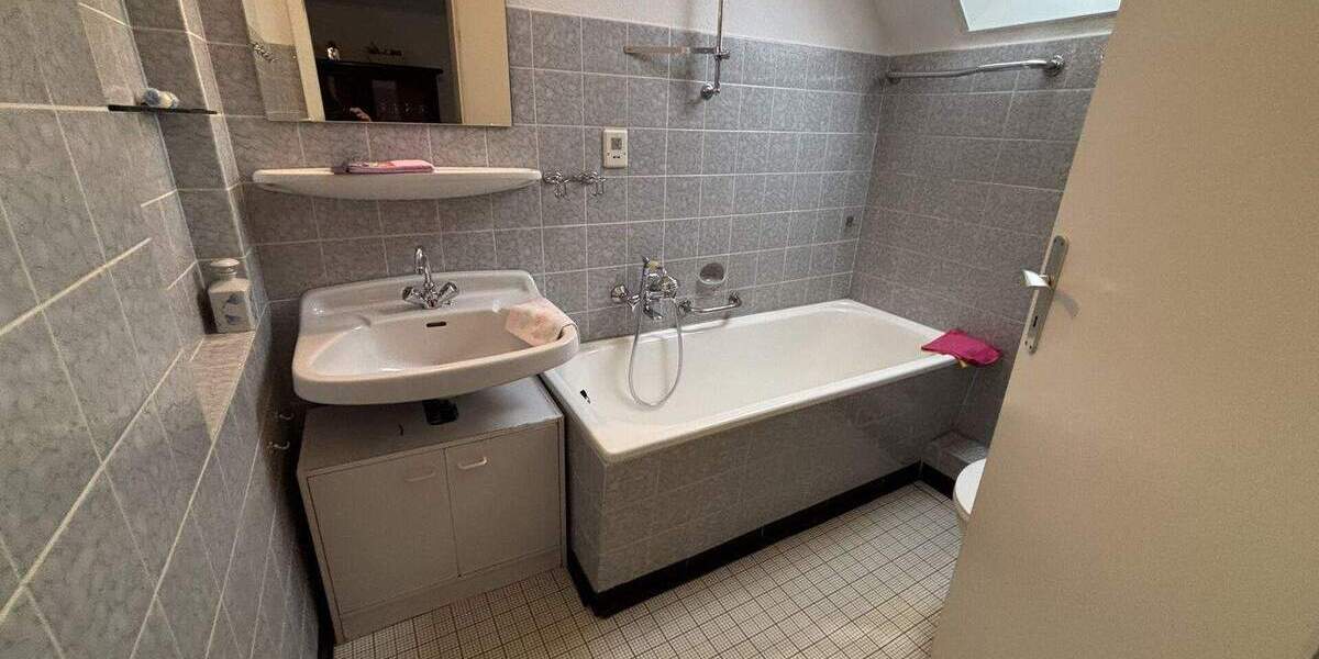 Mehrfamilienhaus, Wohnhaus Detmold / Hiddesen Hiddesen - 7 Zimmer, 203 m&sup2;, 560.000&euro; | Angebot:26725200