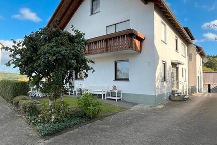 Doppelhaushälfte mit kleinem Garten und Balkon zu vermieten 7 zimmer