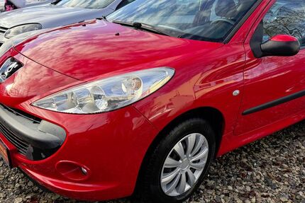 Peugeot 206 137.000 km 1.999 &euro; Paderborn 33100
