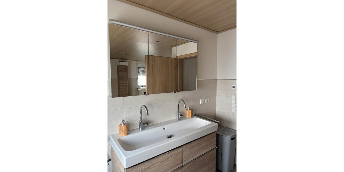 Einfamilienhaus Marsberg - 4 Zimmer, 180 m&sup2;, 1.300&euro; | Angebot:27615858