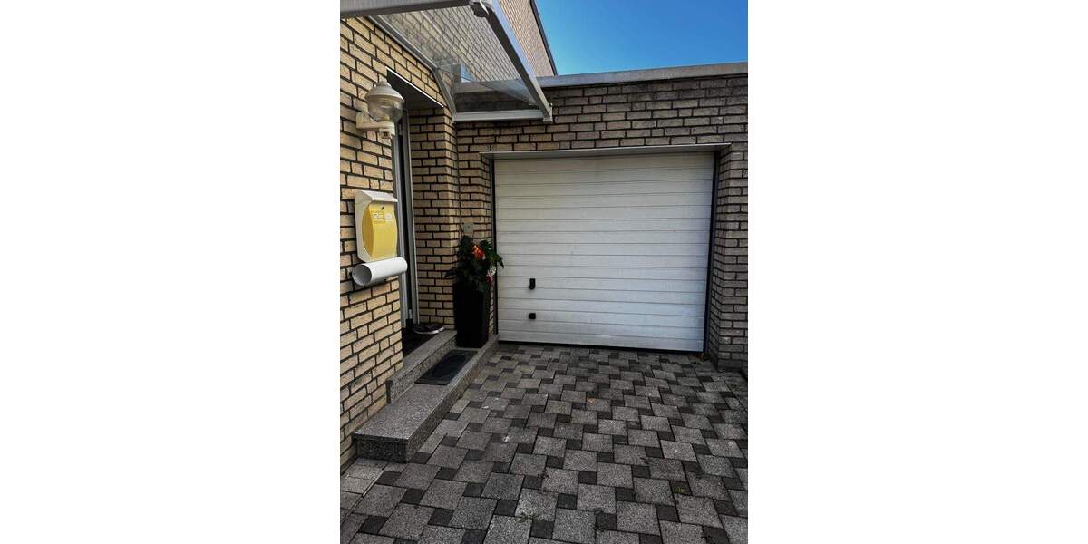 Modernisierte Doppelhaushälfte mit zwei Wohneinheiten - zentral wohnen, und Mieteinnahme! 6 zimmer