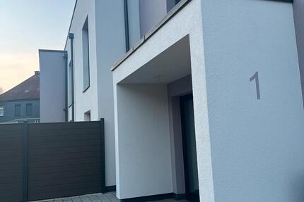 Wohnung Salzkotten - 2 Zimmer, 72 m&sup2;, 890&euro; | Angebot:25764243