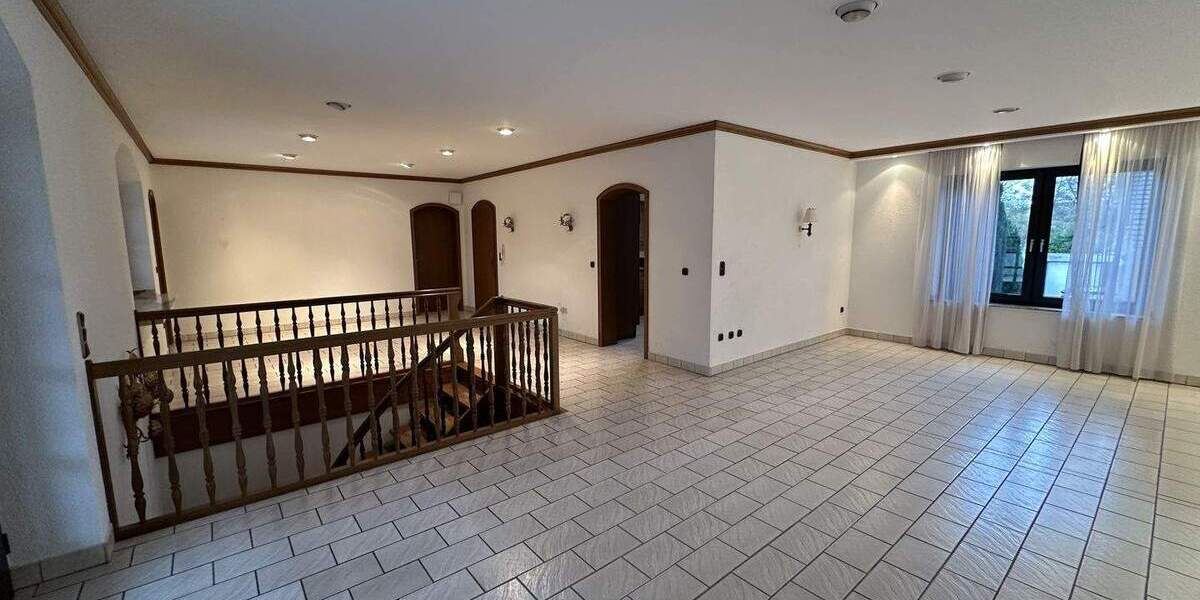 Einfamilienhaus Steinheim - 6 Zimmer, 262 m&sup2;, 299.000&euro; | Angebot:25821934