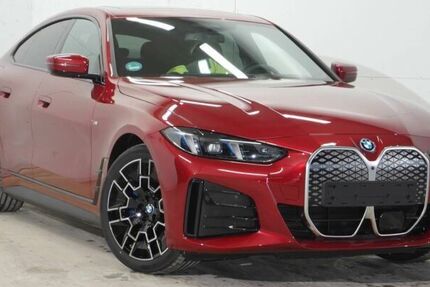 BMW i4 6.500 km 51.240 &euro; Paderborn 33100