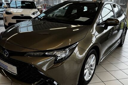 Toyota Corolla 9.340 km 26.890 &euro; Paderborn 33104