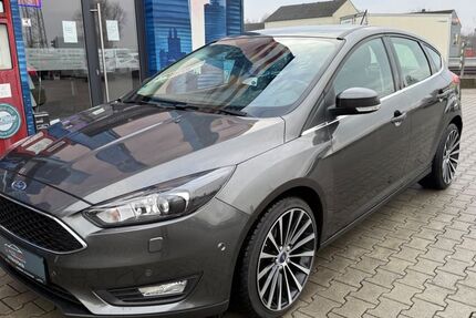 Ford Focus 77.496 km 11.699 &euro; Paderborn 33104