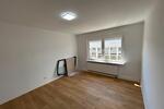 570 m² Warmhalle mit Büro-Sozialräumen und Stellplätzen zimmer