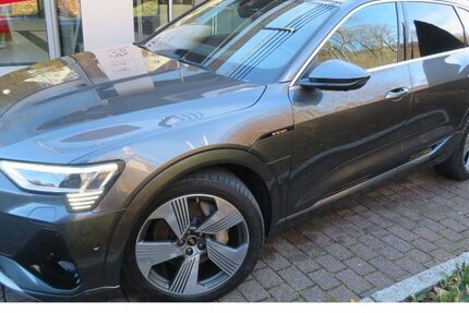Audi e-tron 25.641 km 40.990 € Marsberg 34431