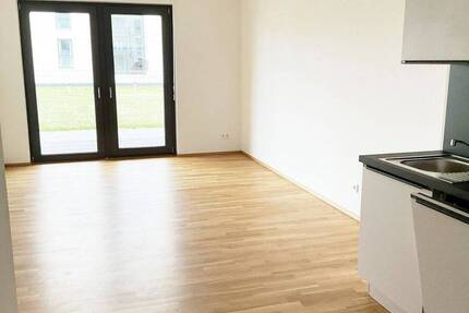 Helle 2-Zimmer-Wohnung mit Terrasse, moderne Neubau-Ausstattung mit Echtholzparkett + Einbauküche 2 zimmer