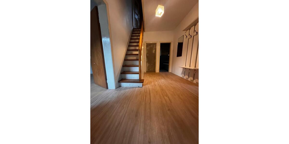 Einfamilienhaus Marsberg - 9 Zimmer, 180 m&sup2;, 199.000&euro; | Angebot:27079077