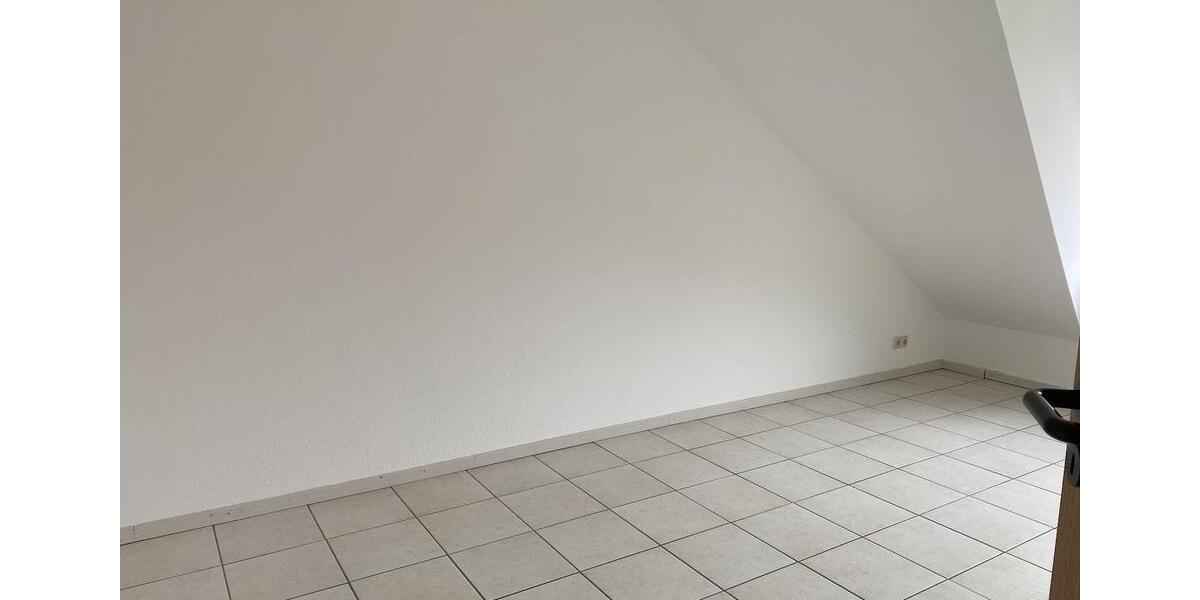 Dachgeschoßwohnung Paderborn Univiertel - 3 Zimmer, 77 m&sup2;, 650&euro; | Angebot:26462501