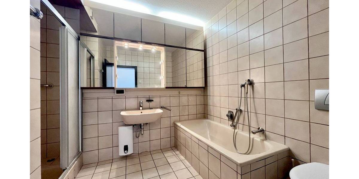 Etagenwohnung Detmold Innenstadt - 3 Zimmer, 75 m&sup2;, 175.000&euro; | Angebot:26909857