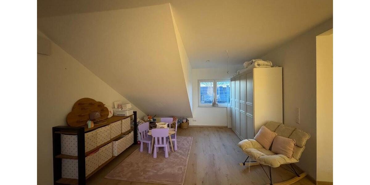 Dachgeschoßwohnung Schlangen - 1.5 Zimmer, 60 m&sup2;, 860&euro; | Angebot:25256366