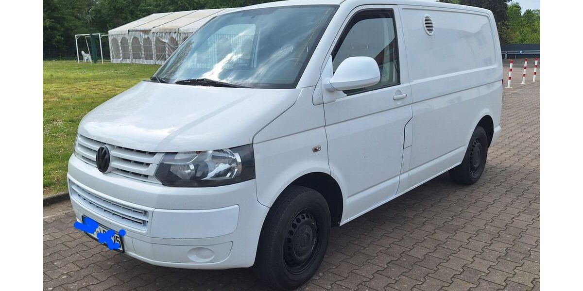 VW T5 Transporter 214.000 km 7.450 &euro; Detmold 32756